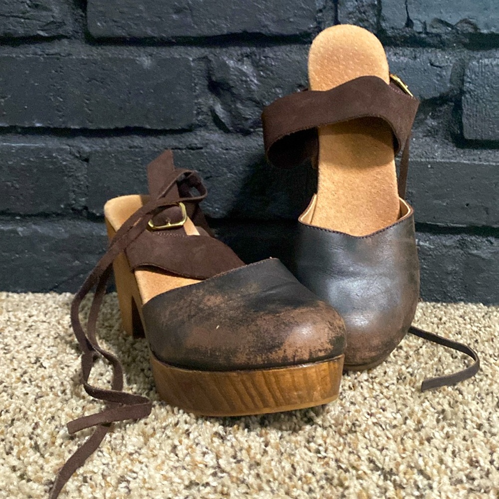 Vintage Leather Lace-Up Platform Clogs—Made in Spain